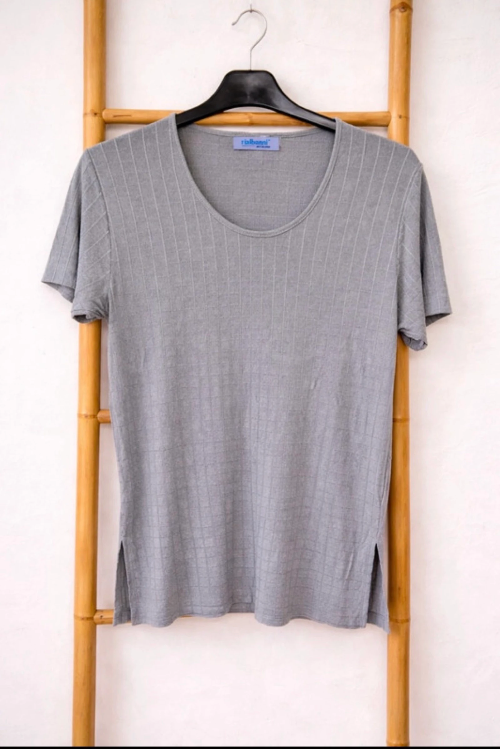 T-shirt cinza - Tamanho L
